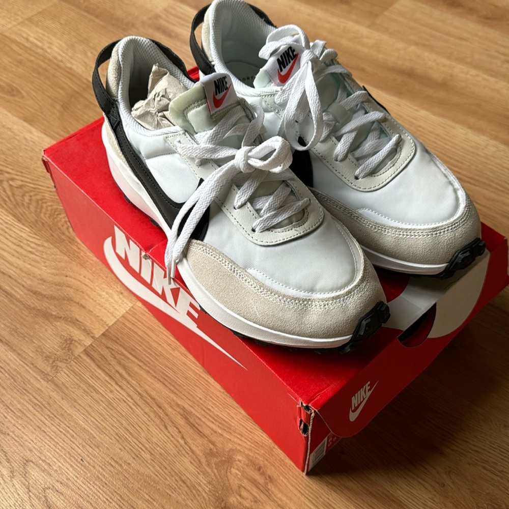 Nike Waffle Debut
